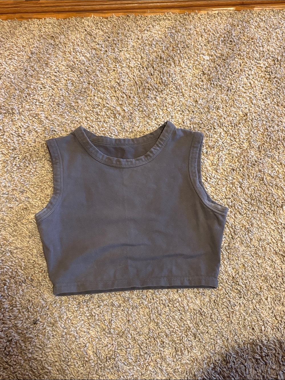 Cropped muscle tee